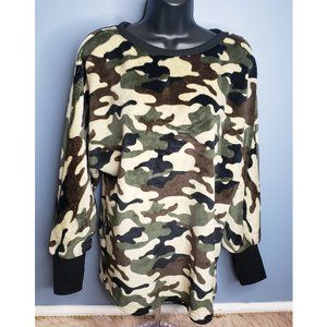 NWOT ANDREE BY UNIT CAMOFLAUGE PLUSH SWEATSHIRT -SIZE LARGE